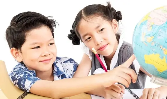asian-kids-are-studying-globe-white-background-min